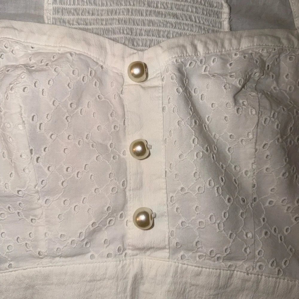 Zara White Eyelet Puff Sleeve Crop Top with Faux Pearl - XS